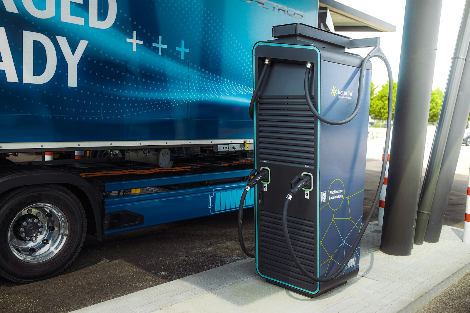 CCS-Schnellladestation für ein Elektrofahrzeug